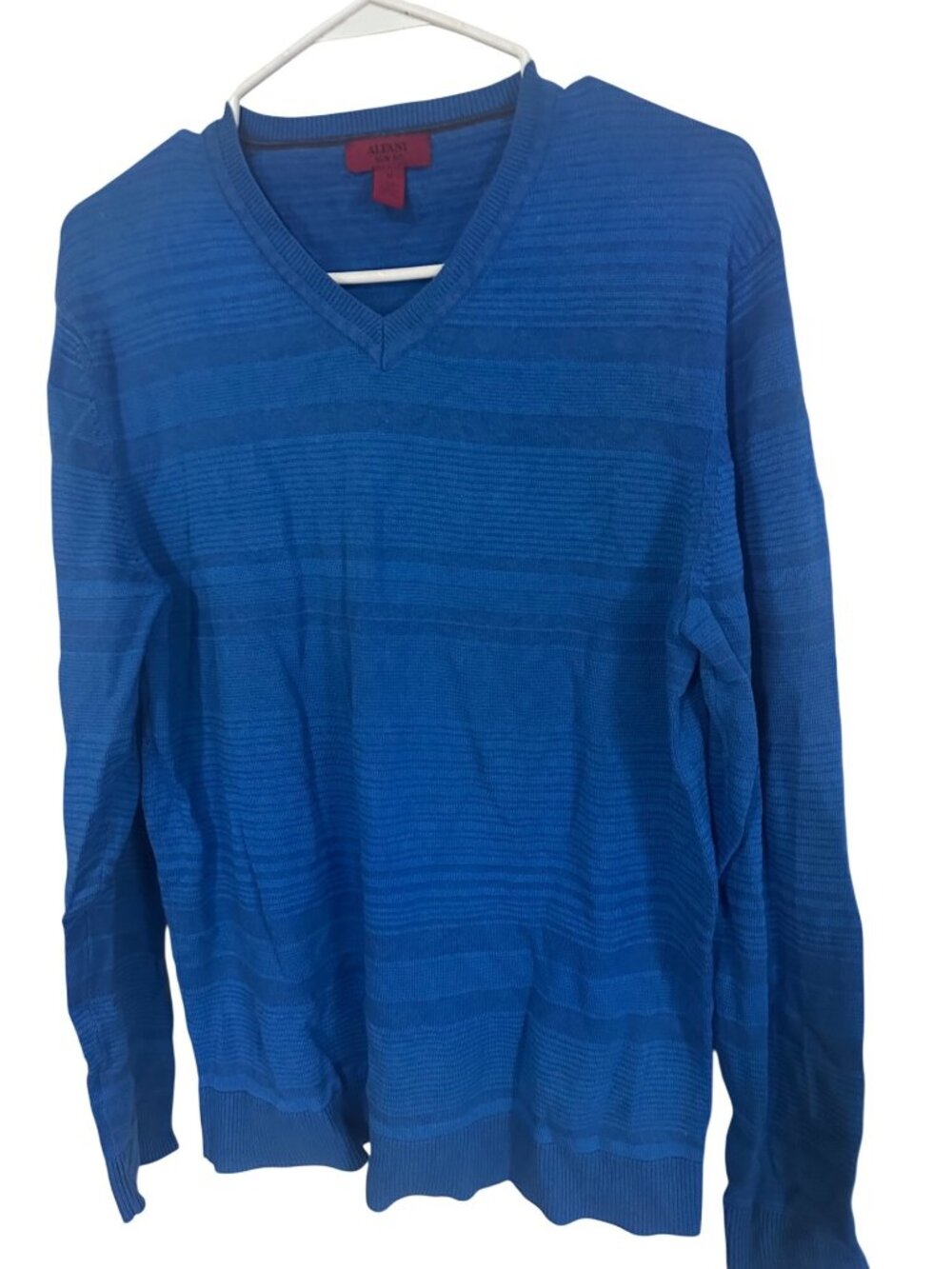 Alfani slim fit v-neck sweater size M